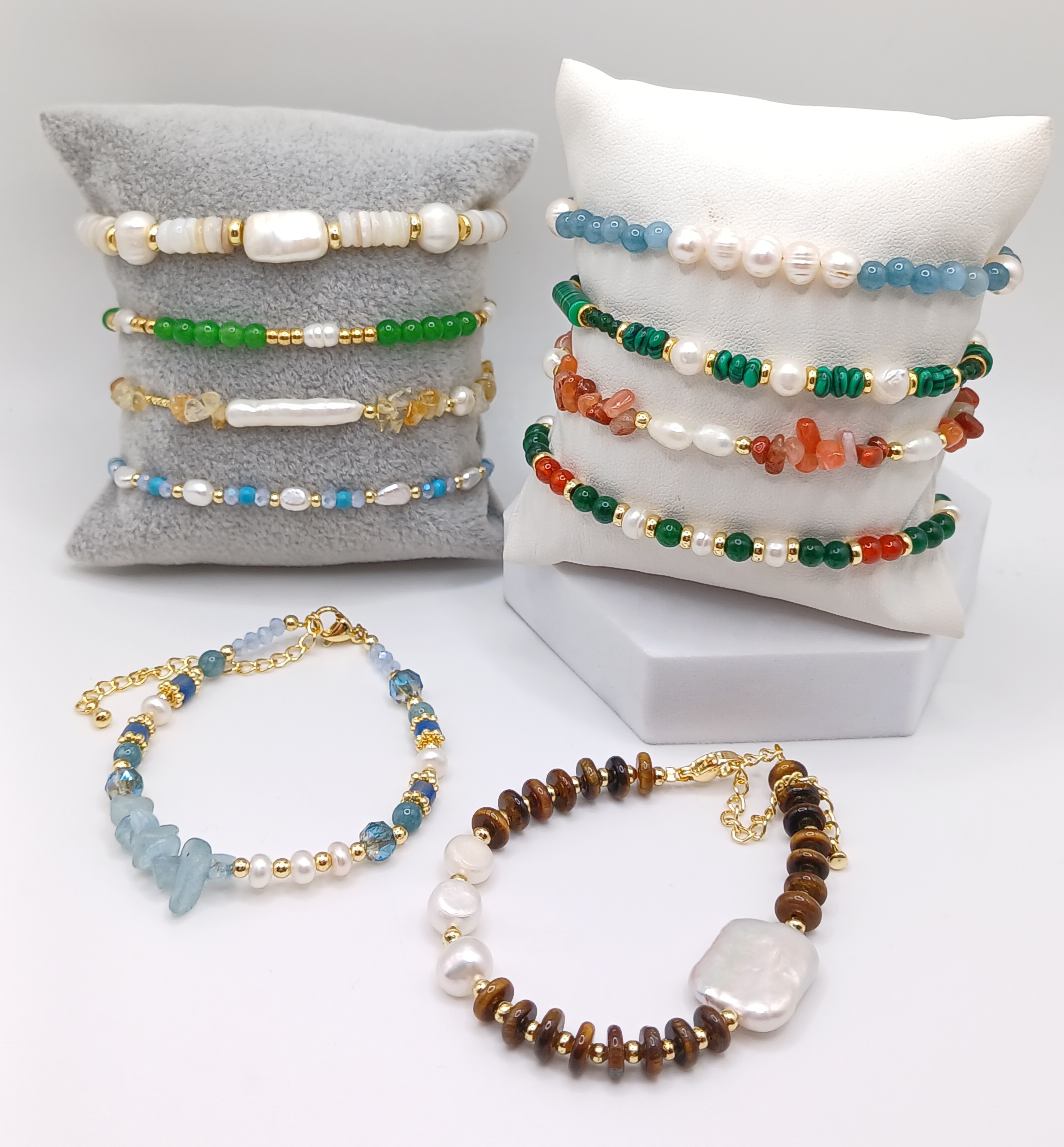 PULSERAS TERMINADAS CON PERLAS Y PIEDRAS