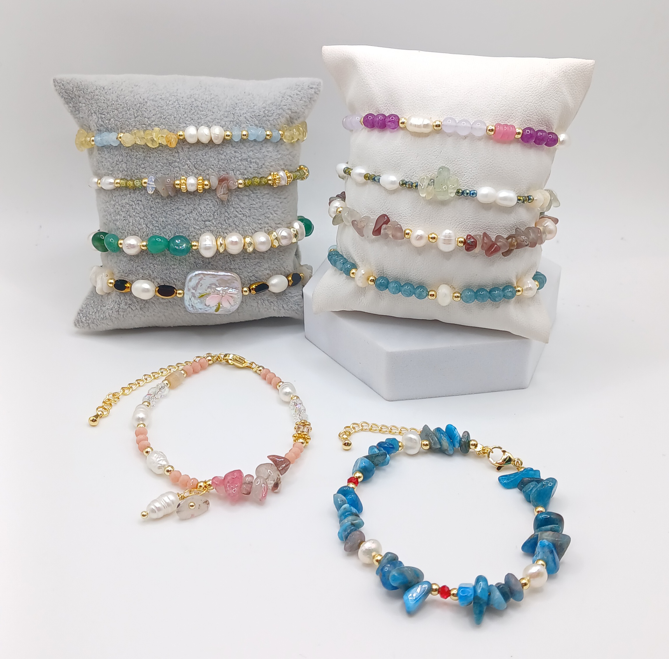 PULSERAS TERMINADAS CON PERLAS Y PIEDRAS