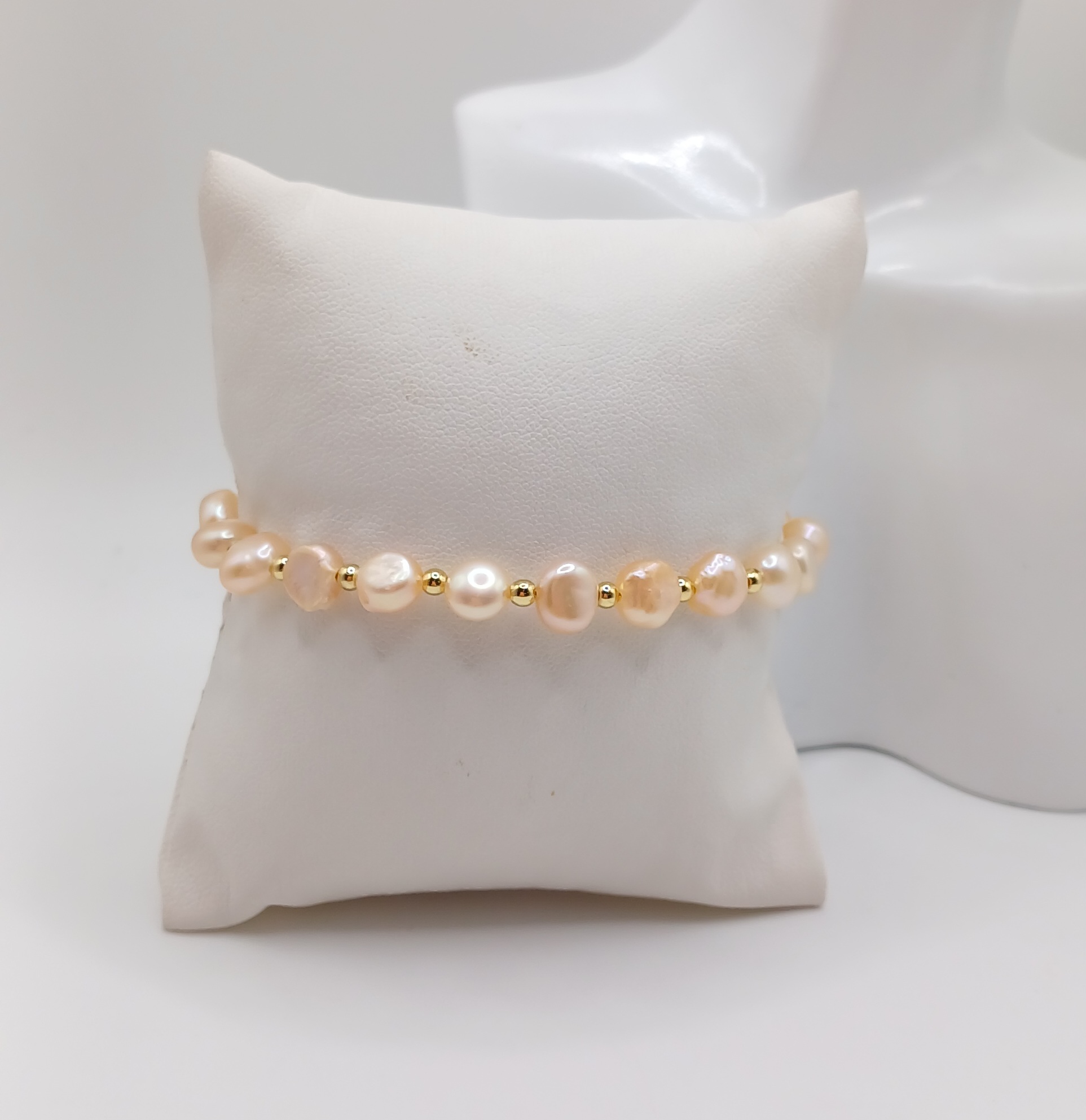 PULSERAS TERMINADAS CON PERLAS Y PIEDRAS