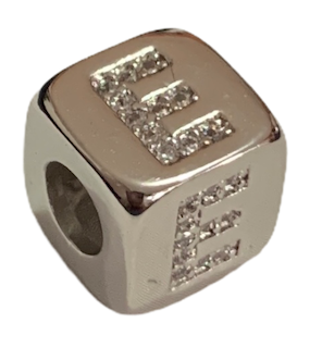 SEPARADOR LETRA E CUBICA  14X14MM