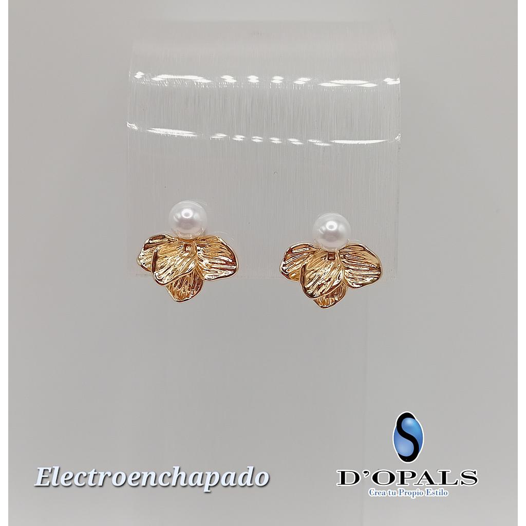 ARETE DE HOJAS CON PERLA ELECTROENCHAPADO 18K
