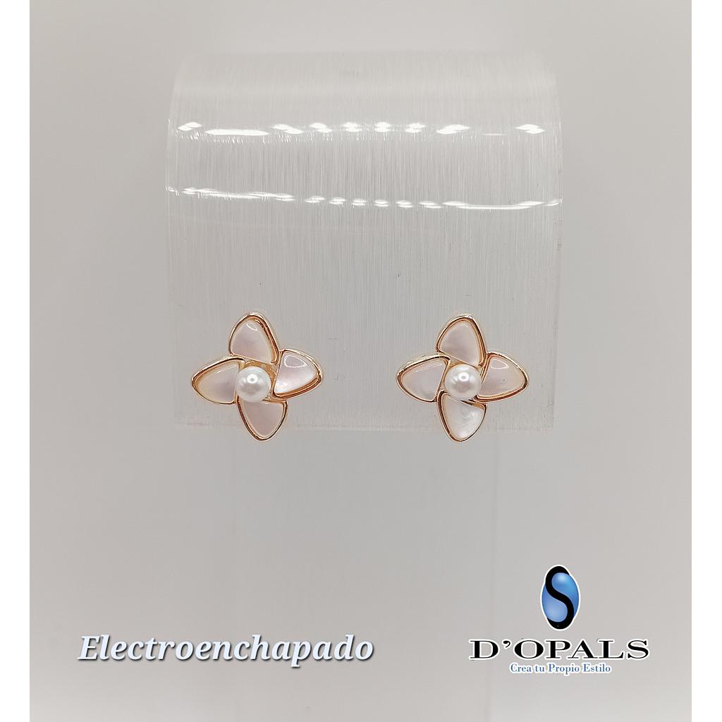 ARETE DE FLOR CON PERLA ELECTROENCHAPADO 18K