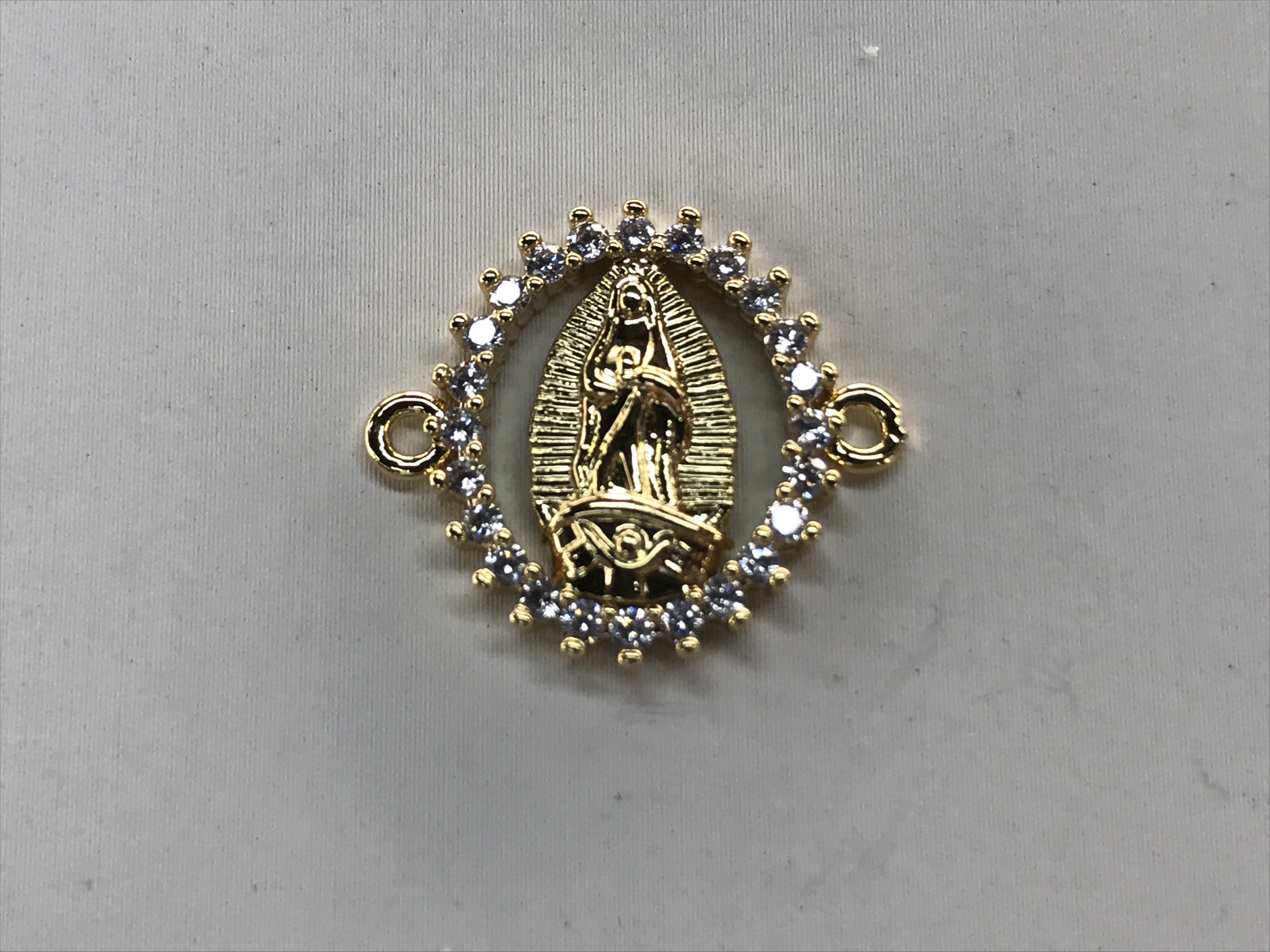 DIJE VIRGEN DE GUADALUPE OVALADO MICROCIRCONIA