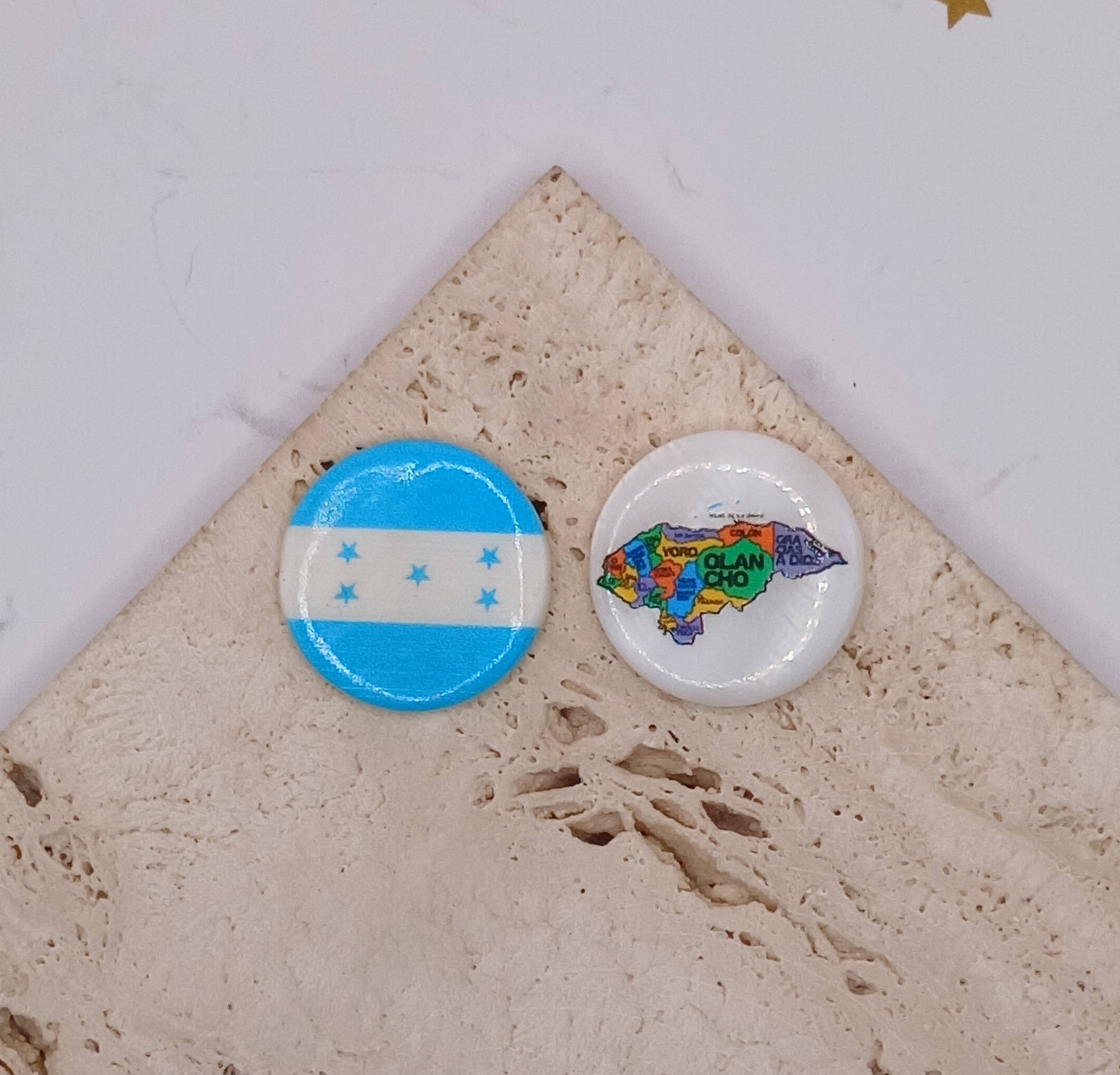 DIJES HONDUREÑOS DE CONCHA NACAR ESTILO SEPARADOR 20MM