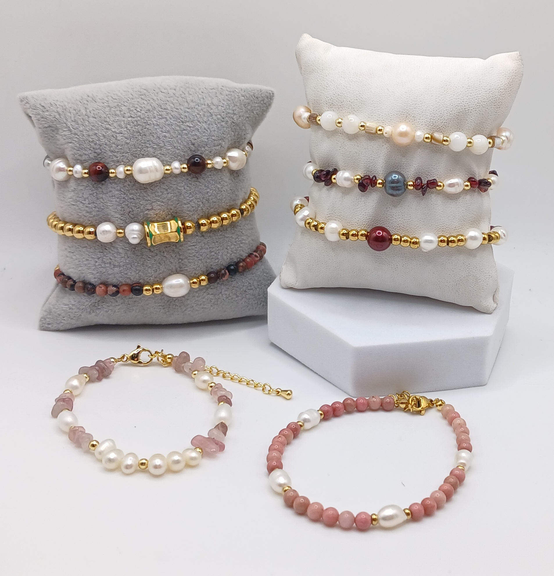 PULSERAS TERMINADAS CON PERLAS Y PIEDRAS