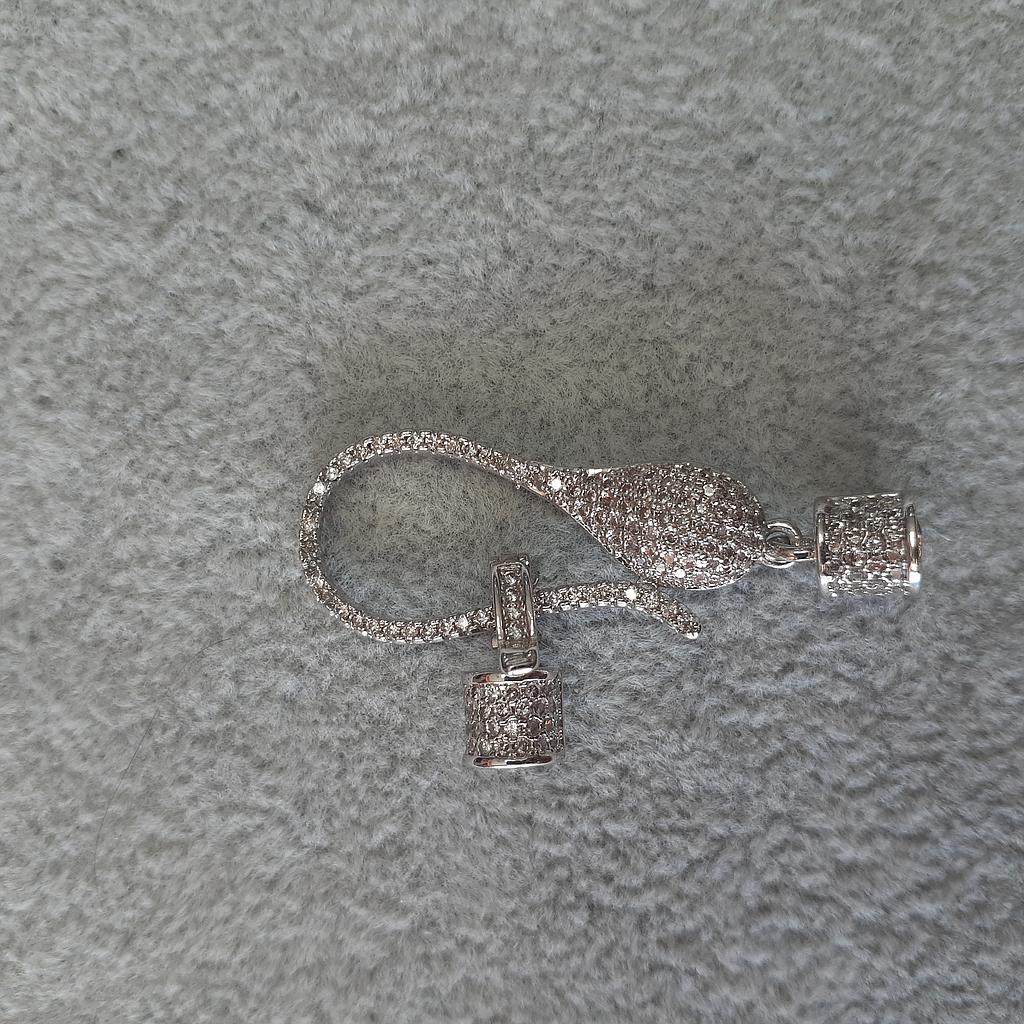BROCHE MICROCIRCON PLATEADO 18