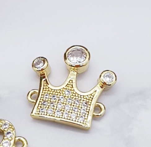 DIJE CORONA MICROCIRCONIA DORADO
