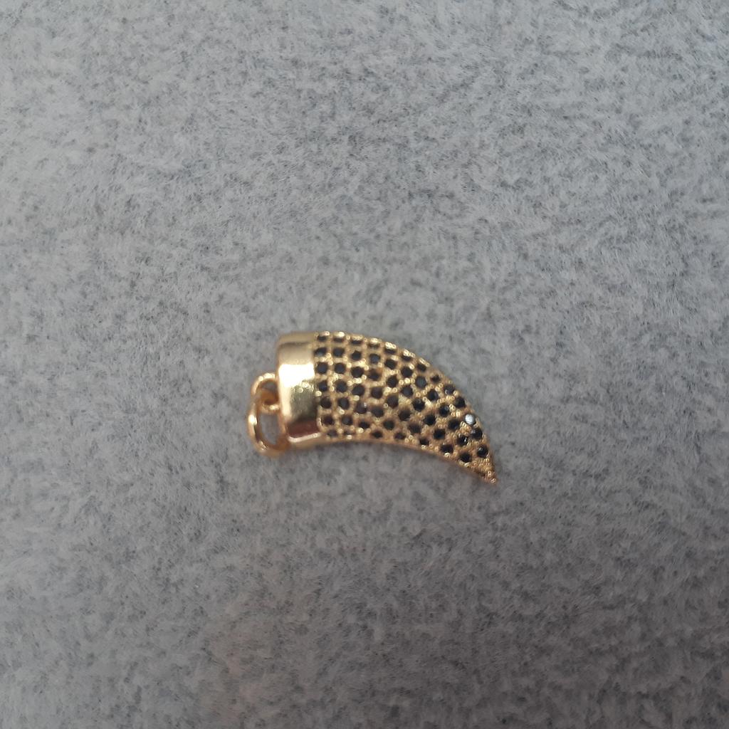 DIJE CUERNO MICROCIRCON DORADO 