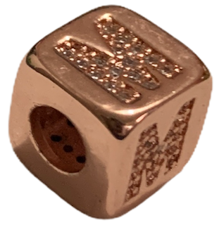SEPARADOR LETRA  M CUBICA  14X14MM