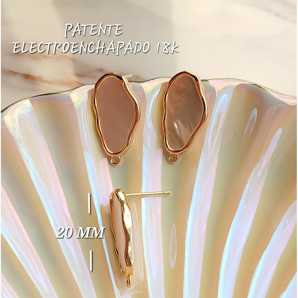 PATENTE ELECTROENCHAPADO CON CONCHA NACAR 18K 20MM