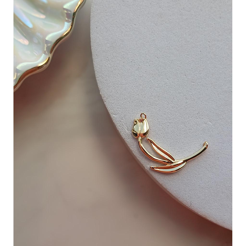 DIJE DE TULIPAN ELECTROENCHAPADO 18K