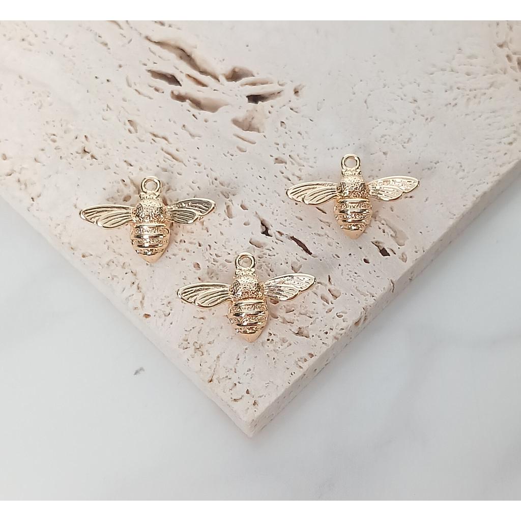 DIJE DE MOSCA ELECTROENCHAPADO 11MM