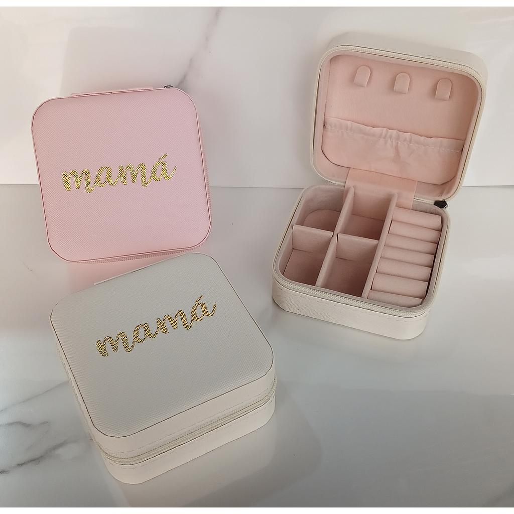 ESTUCHE PARA JOYAS CON LA PALABRA MAMA 10X10X5CM
