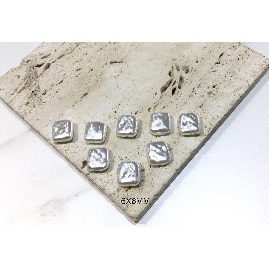 PERLA BARROCA ACRILICA CUADRADA 10X10MM-16PCS