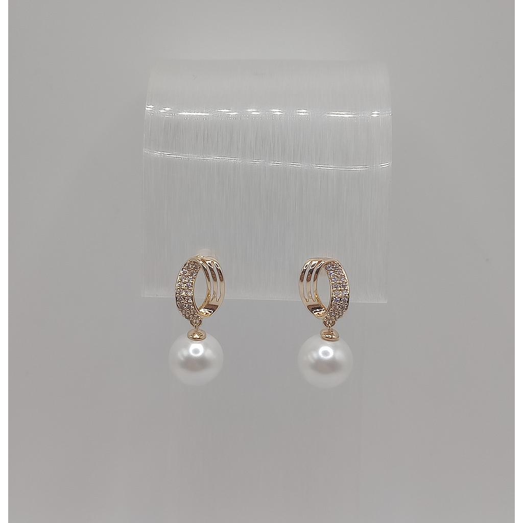 ARETE CON PERLA DE ELECTROENCHAPADO 18K