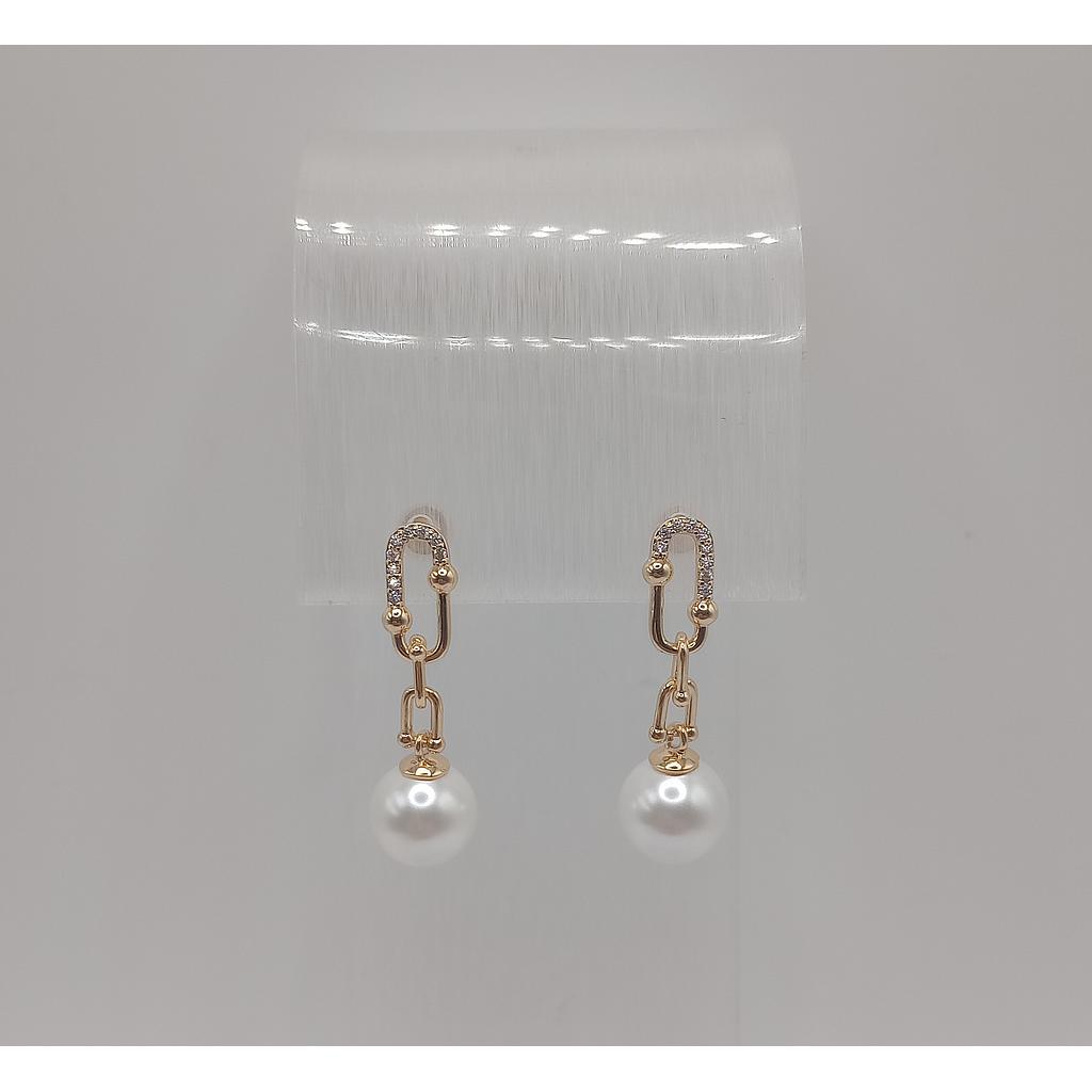 ARETE CON PERLA DE ELECTROENCHAPADO 18K