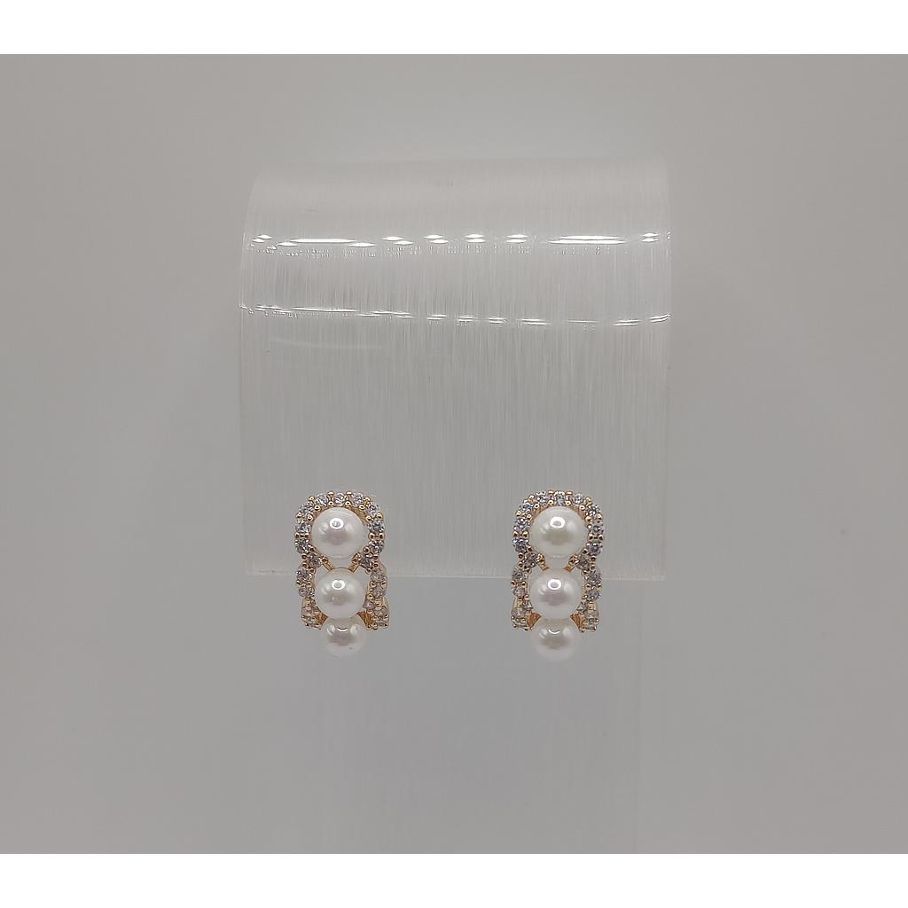 ARETE CON PERLA DE ELECTROENCHAPADO 18K